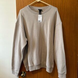 New with tags tan H&M crewneck
